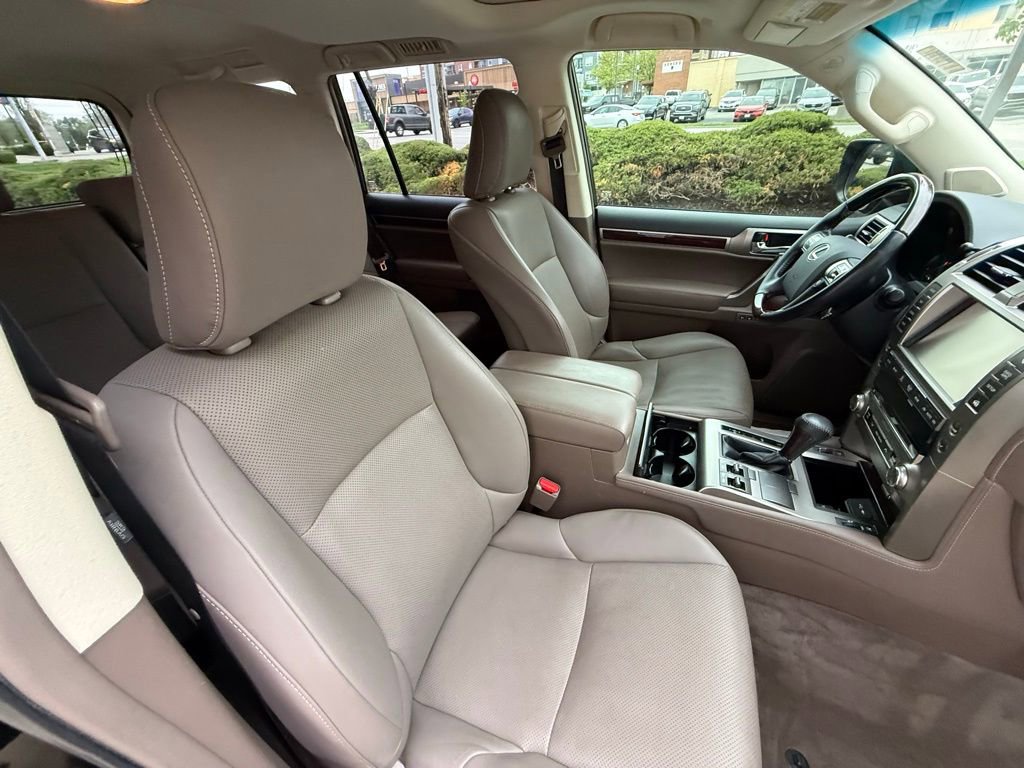 Used 2019 Lexus GX 460 Premium AWD/4WD image 32