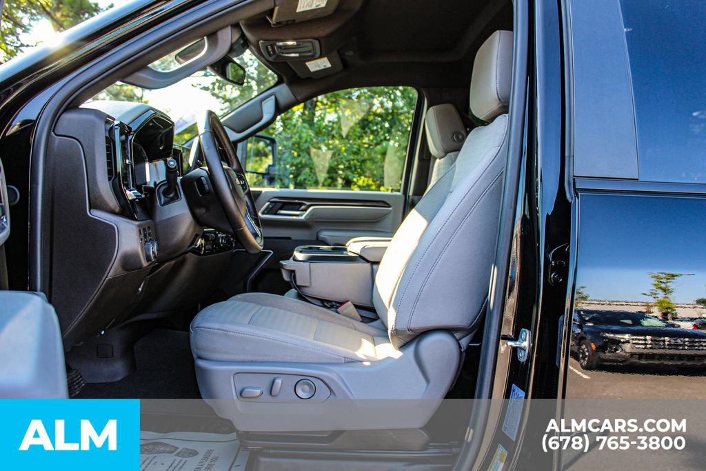 Used 2025 Chevrolet Silverado 3500 LT w/ Safety Package AWD/4WD image 16