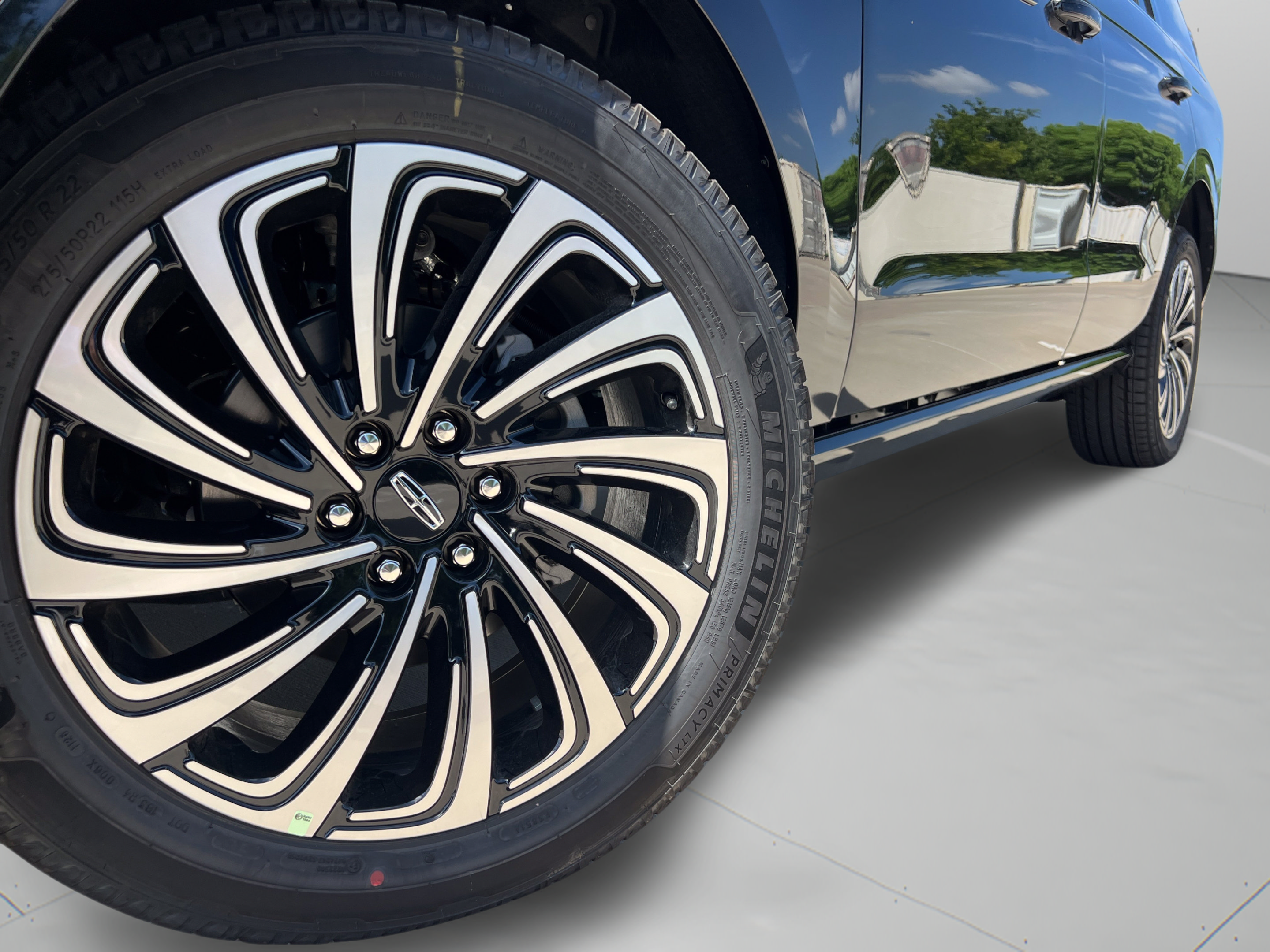 New 2026 Lincoln Navigator Black Label AWD/4WD image 32