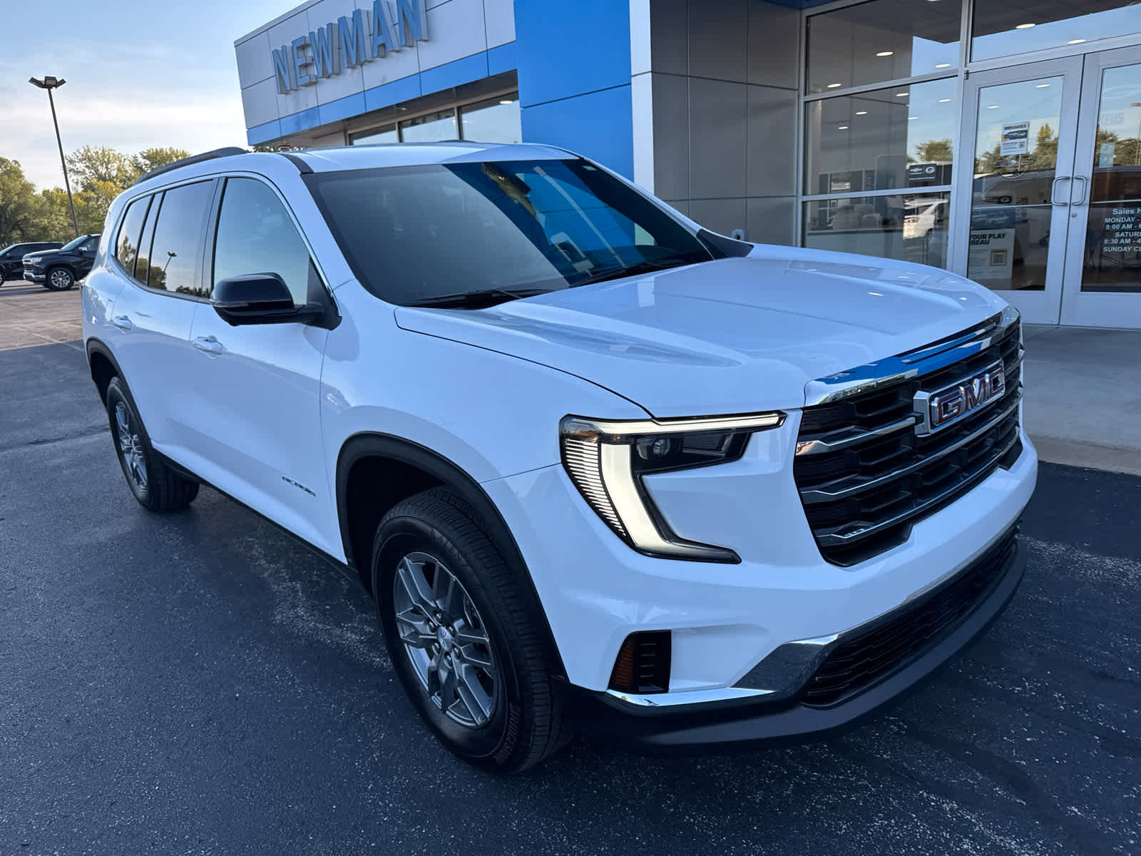 Used 2025 GMC Acadia Elevation