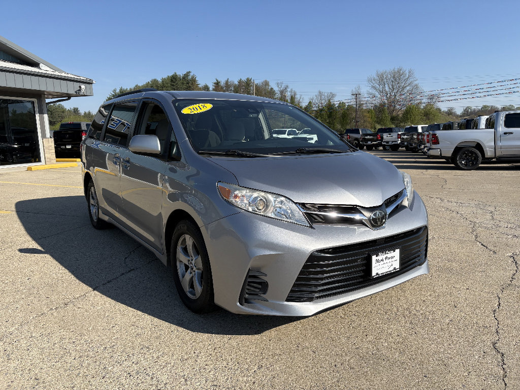 Used 2018 Toyota Sienna LE image 7
