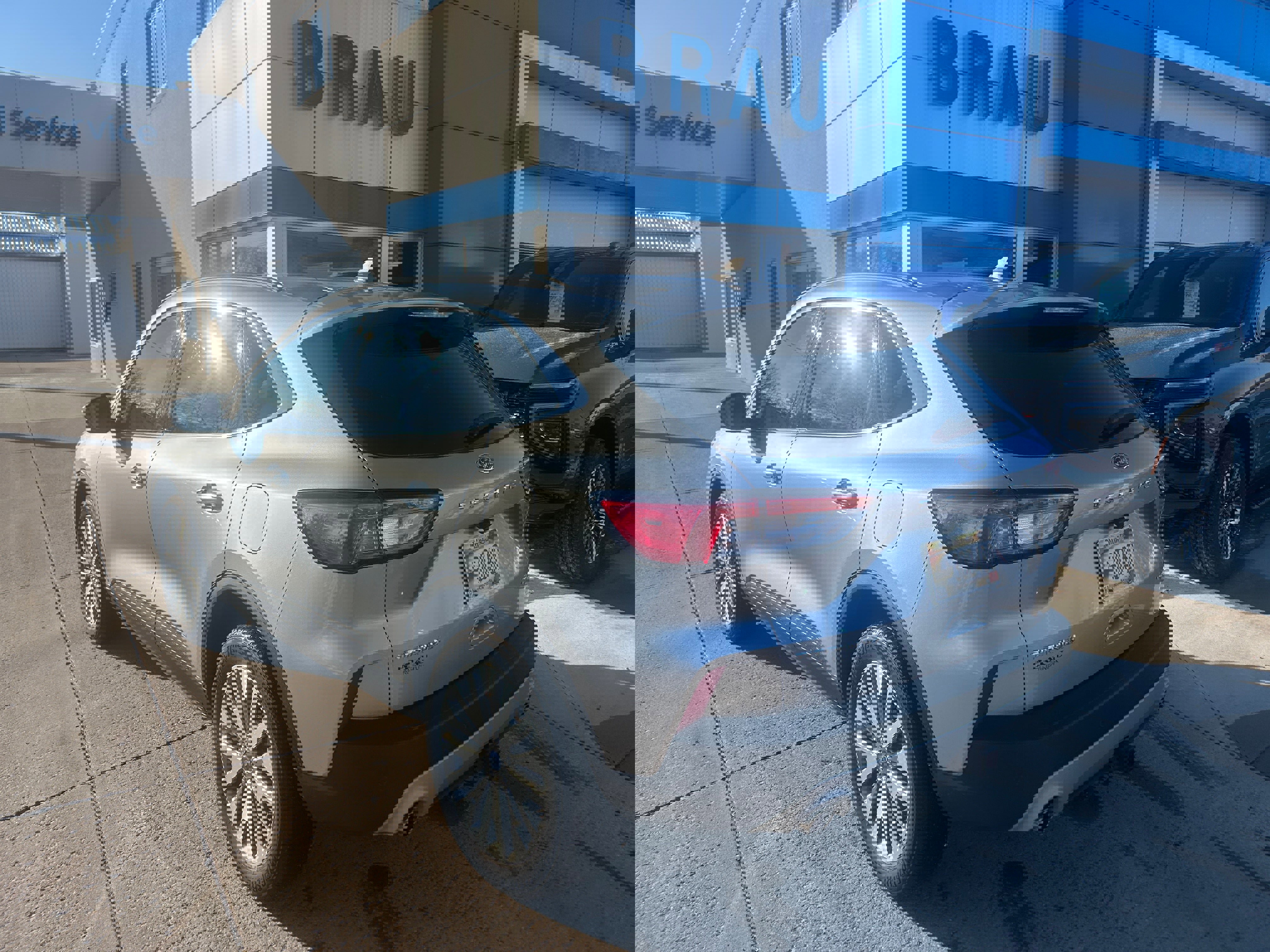 Used 2022 Ford Escape Titanium w/ Class II Trailer Tow Package image 8