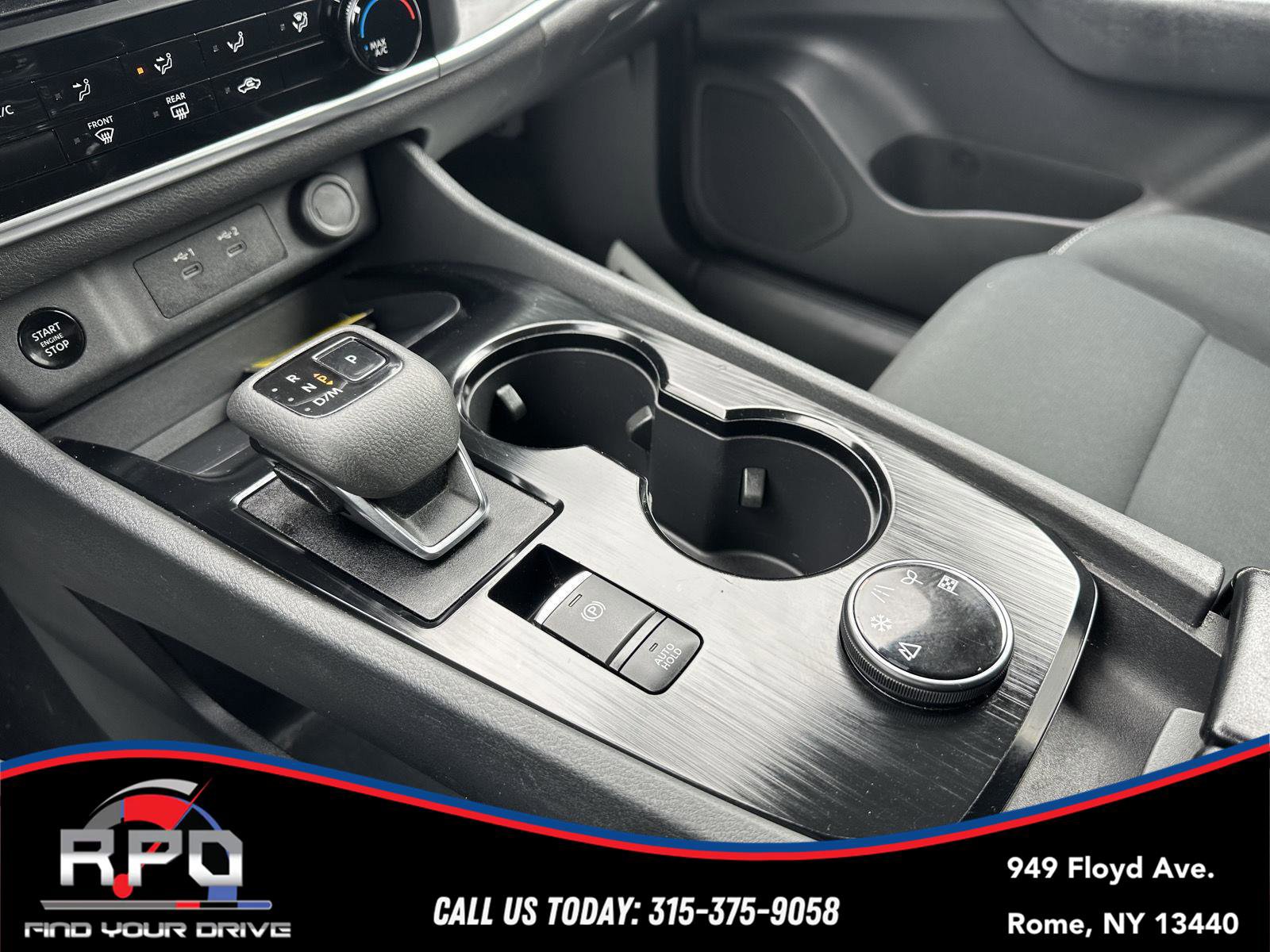 Used 2024 Nissan Rogue S image 26