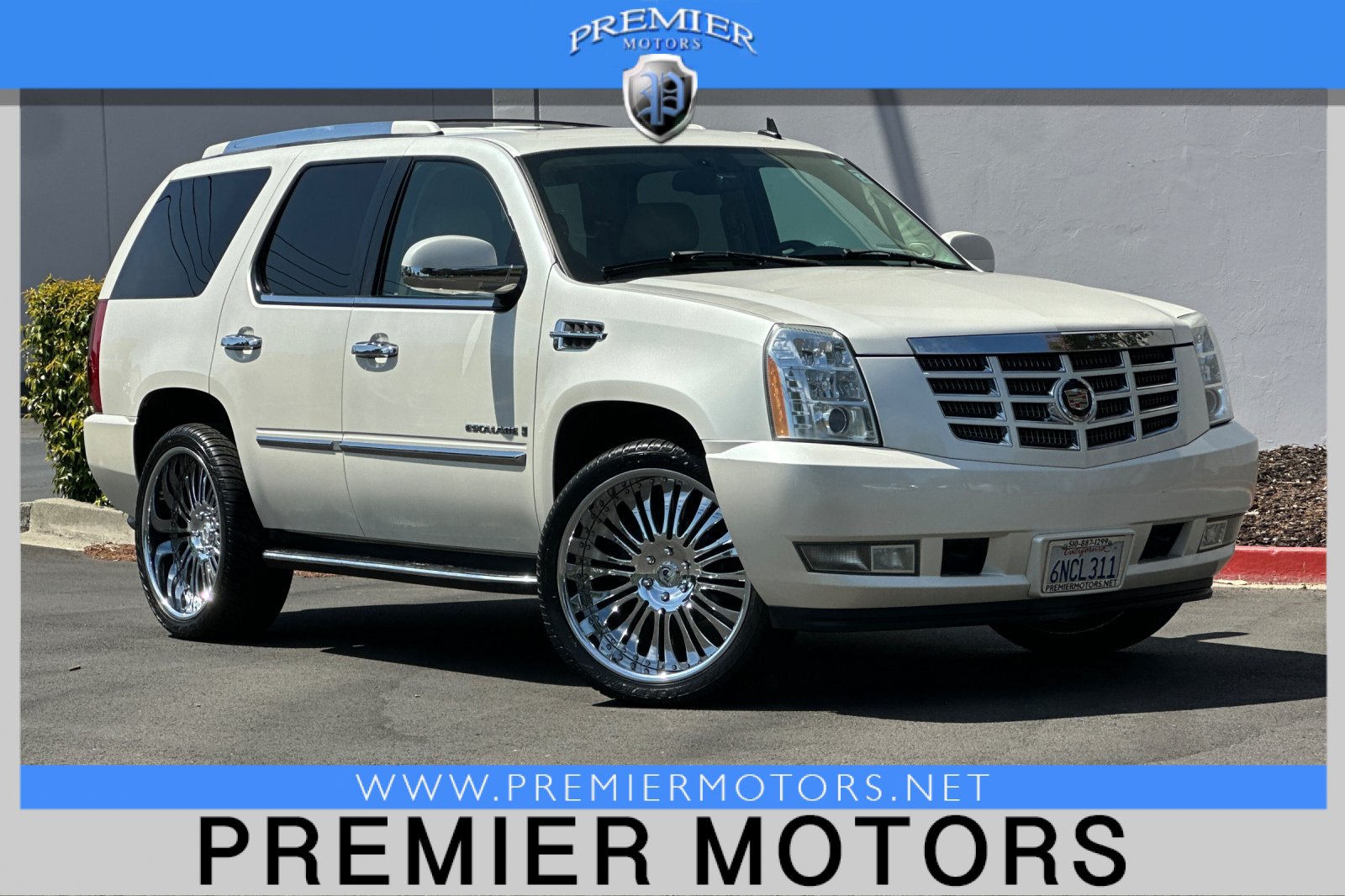 Used 2007 Cadillac Escalade AWD w/ Information Package image 1