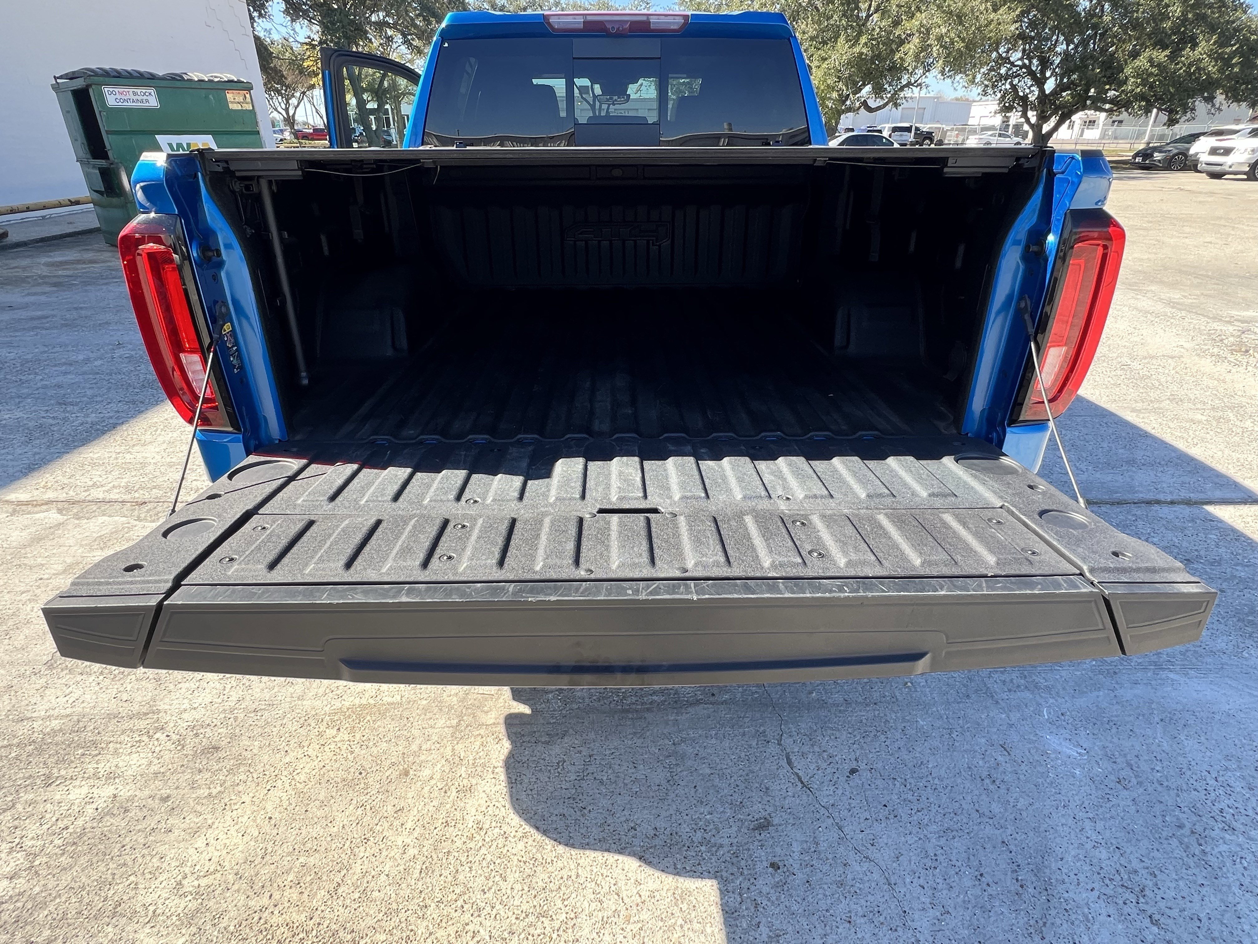 Used 2024 GMC Sierra 1500 AT4 w/ Technology Package image 29