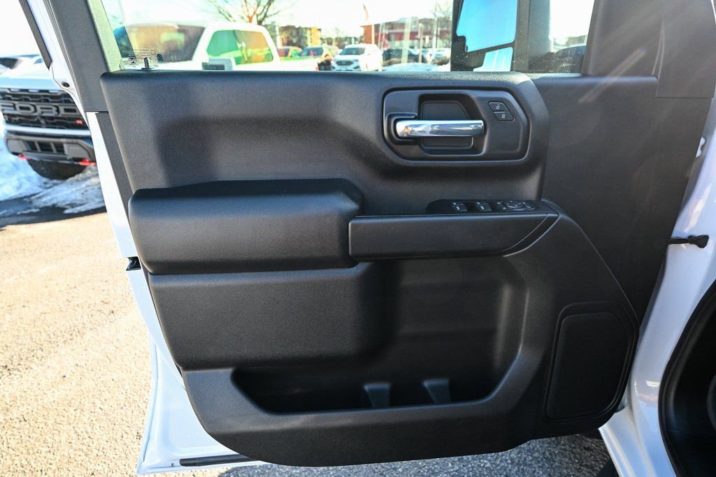 Used 2022 Chevrolet Silverado 2500 Custom w/ Custom Value Package image 19