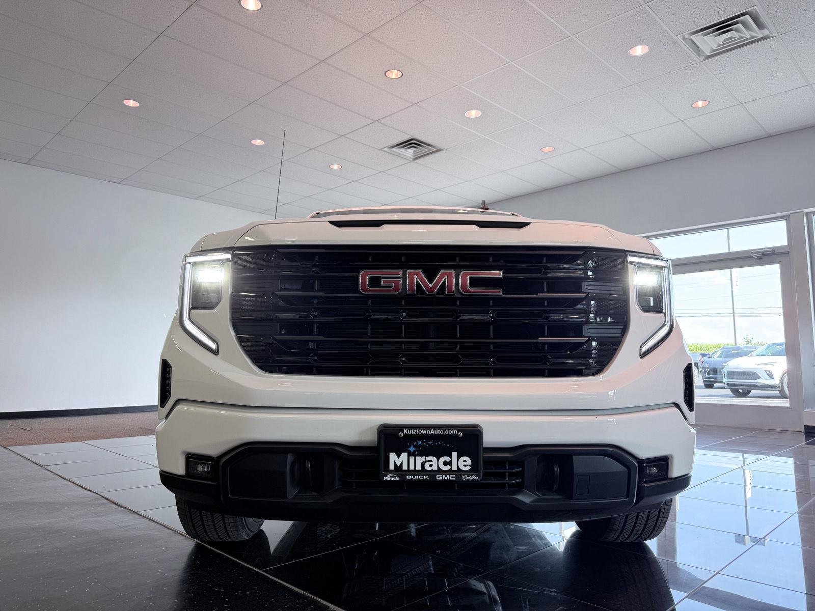 Used 2023 GMC Sierra 1500 Elevation AWD/4WD image 16
