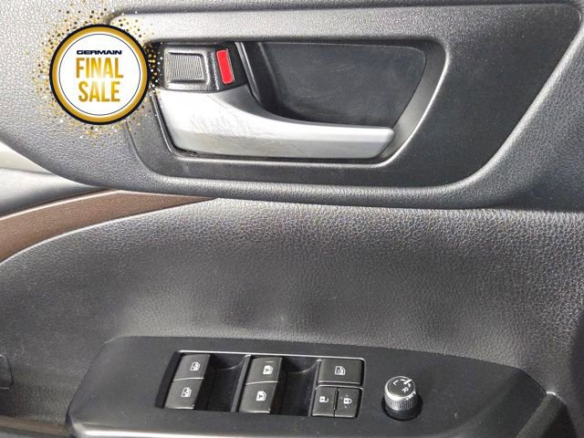 Used 2019 Toyota Highlander XLE image 25
