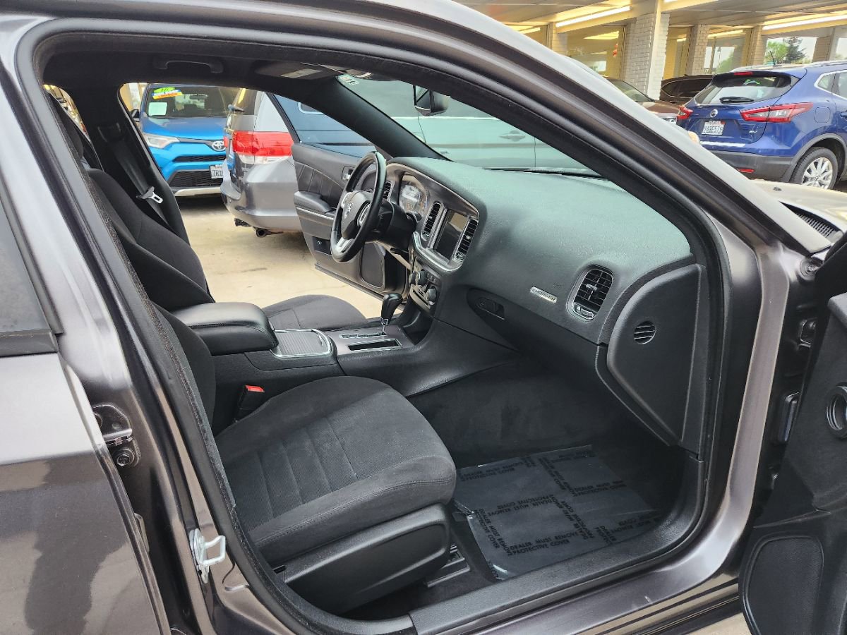 Used 2014 Dodge Charger R/T RWD image 13