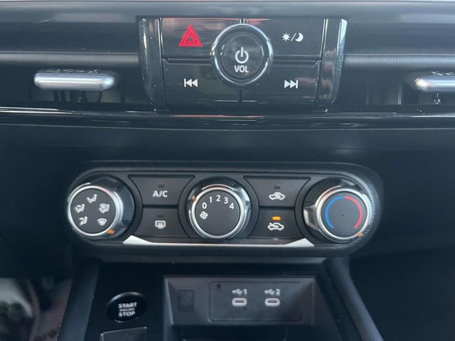 Used 2025 Nissan Kicks SV w/ Illumination Package image 29