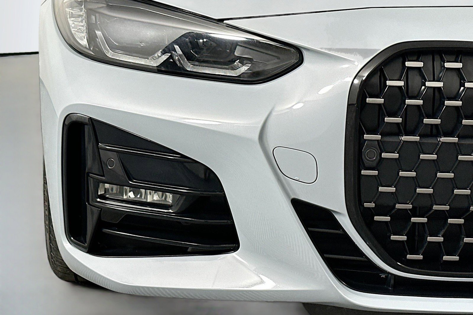Used 2024 BMW 430i Coupe w/ M Sport Package RWD image 16
