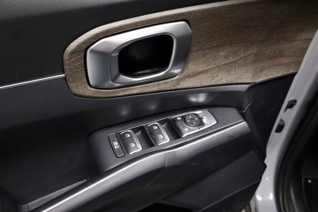 Used 2023 Kia Sorento S w/ Panoramic Sunroof Package image 25