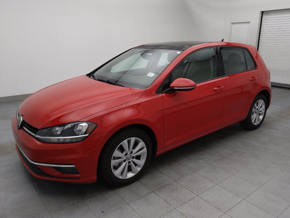Used 2018 Volkswagen Golf SE image 2
