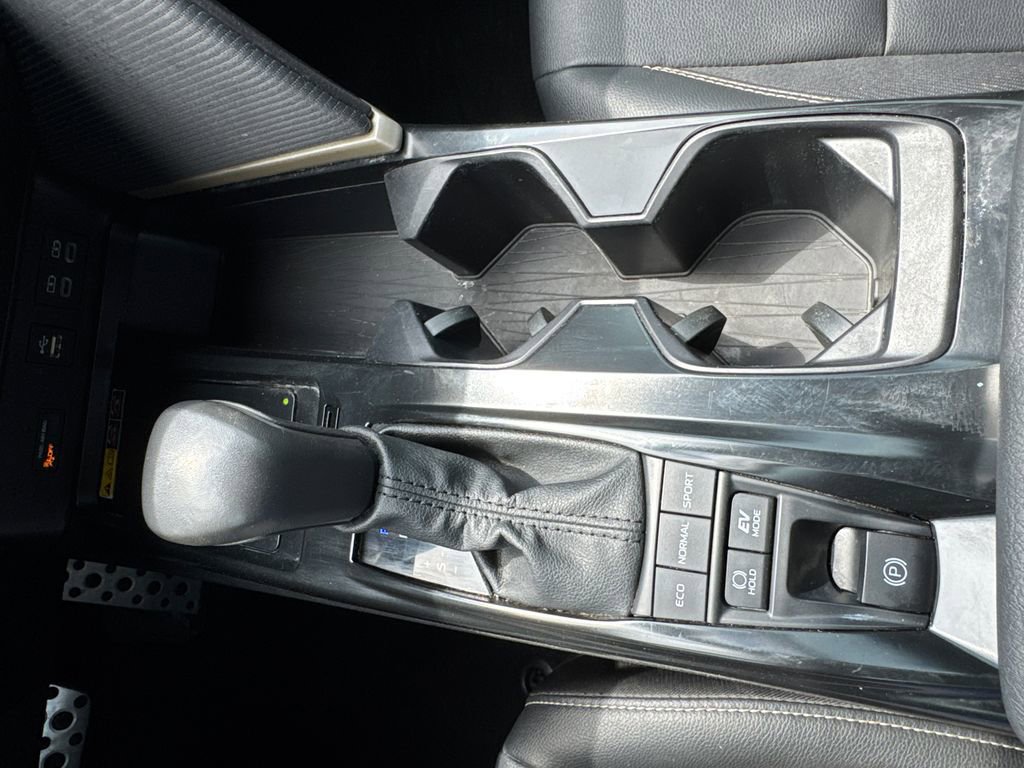 Certified 2025 Toyota Camry SE FWD image 29