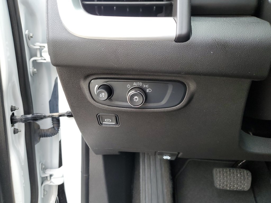 Used 2024 GMC Terrain SLE FWD image 24