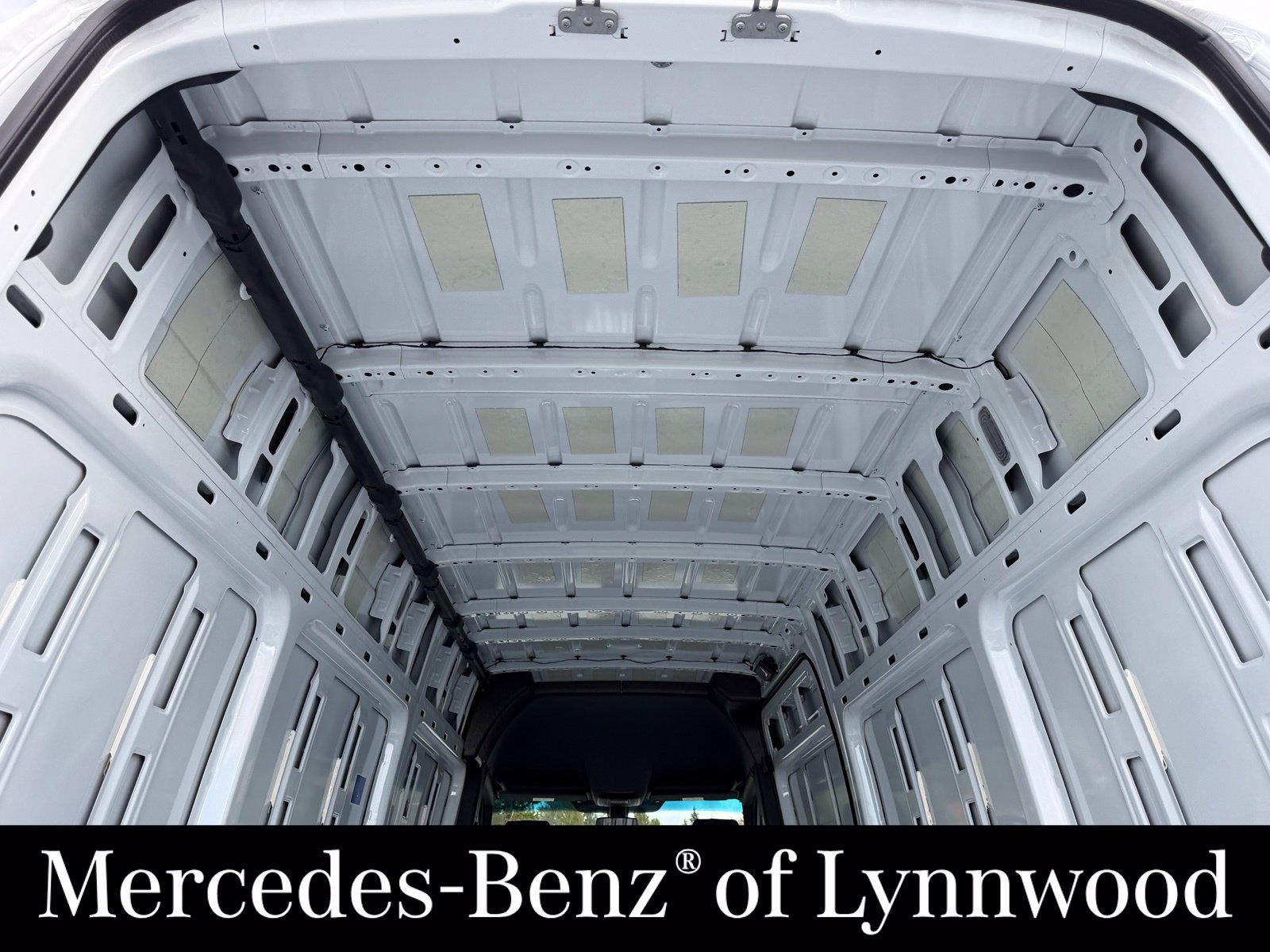 Used 2025 Mercedes-Benz Sprinter 2500 image 12