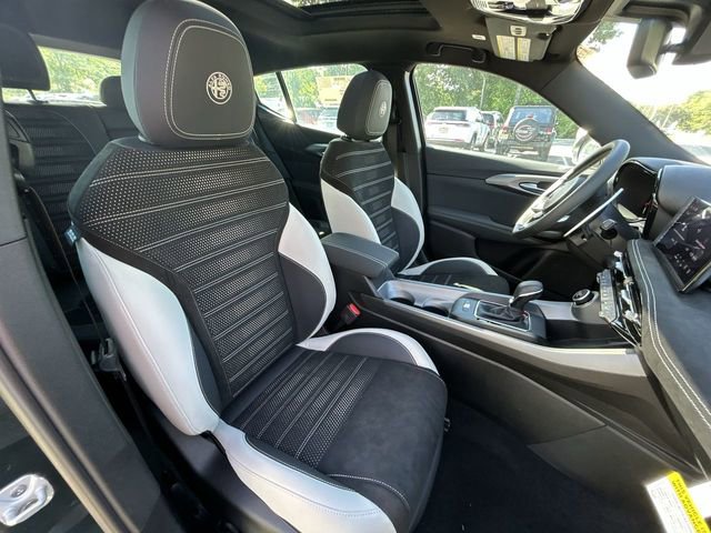 New 2026 Alfa Romeo Tonale w/ Active Assist Package AWD/4WD image 15