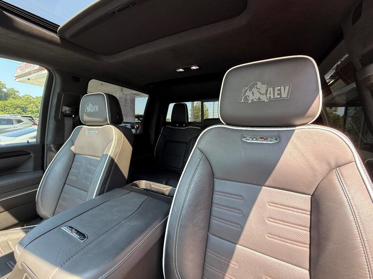 Used 2024 GMC Sierra 2500 AT4X w/ AT4X AEV Edition image 35