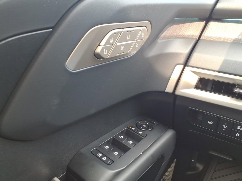 New 2027 Kia Telluride X-Line SX Prestige image 17