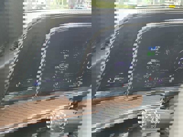 Certified 2024 Cadillac Escalade ESV Premium Luxury Platinum image 18