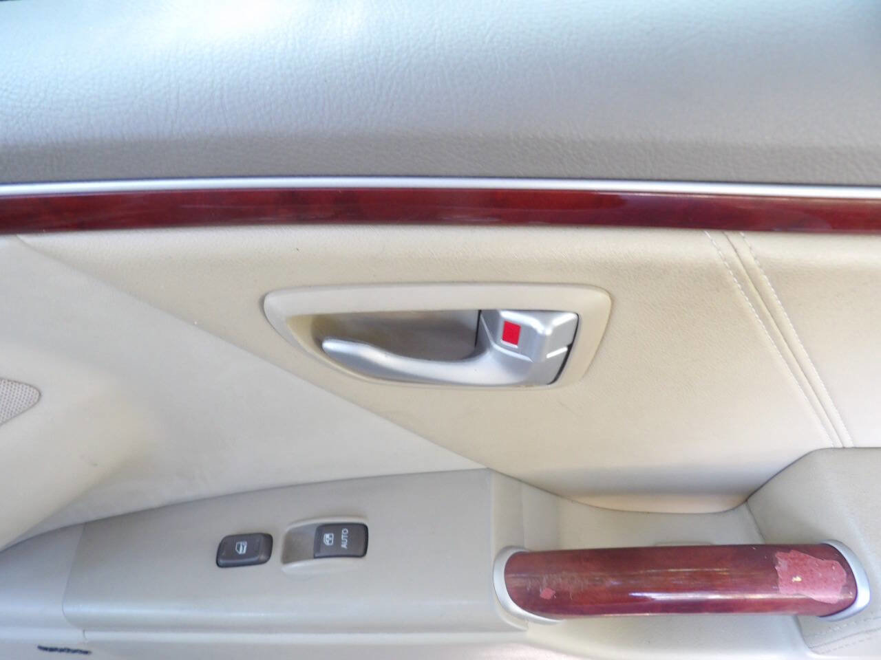 Used 2008 Hyundai Azera Limited image 28