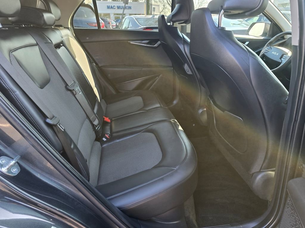 Used 2025 Kia Niro EX image 12