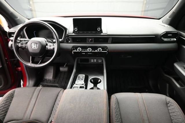 Used 2025 Honda Pilot Sport image 29