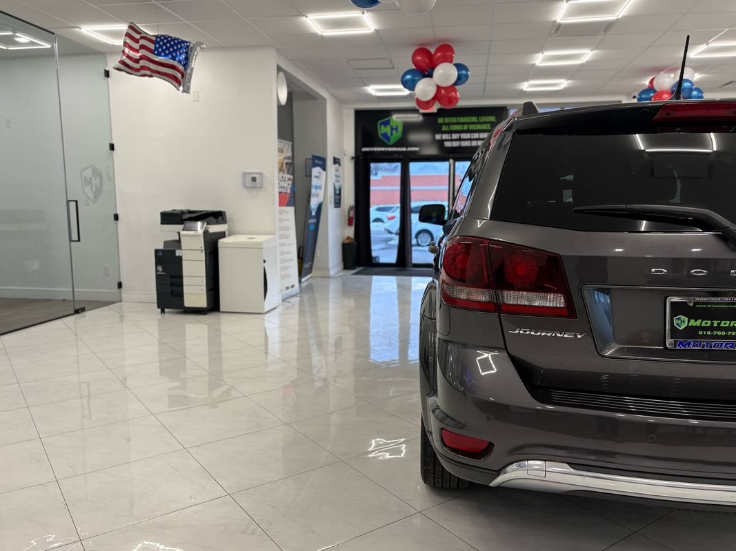 Used 2017 Dodge Journey Crossroad FWD image 13