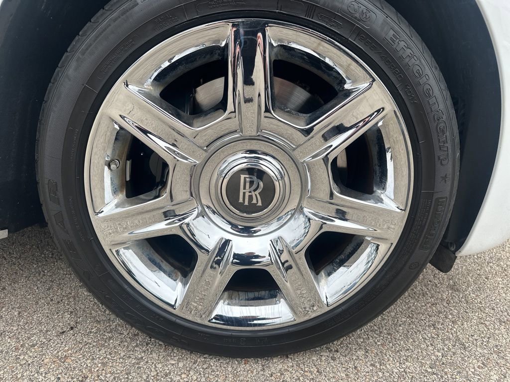 Used 2014 Rolls-Royce Ghost image 12