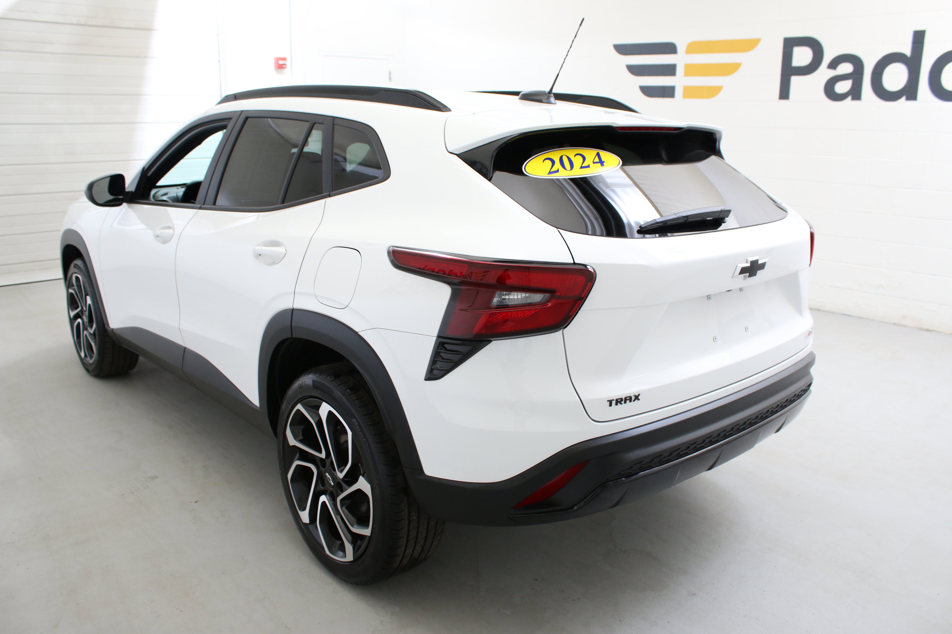 Used 2024 Chevrolet Trax RS w/ Driver Confidence Package image 7