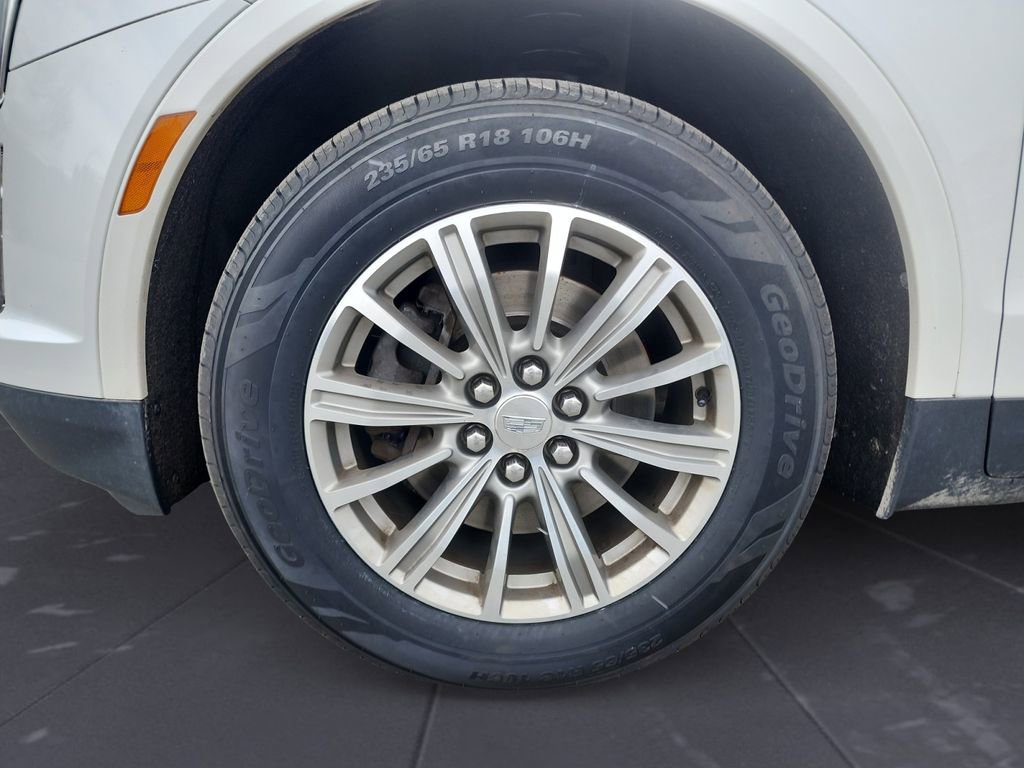 Used 2017 Cadillac XT5 Luxury w/ Driver Awareness Package image 14