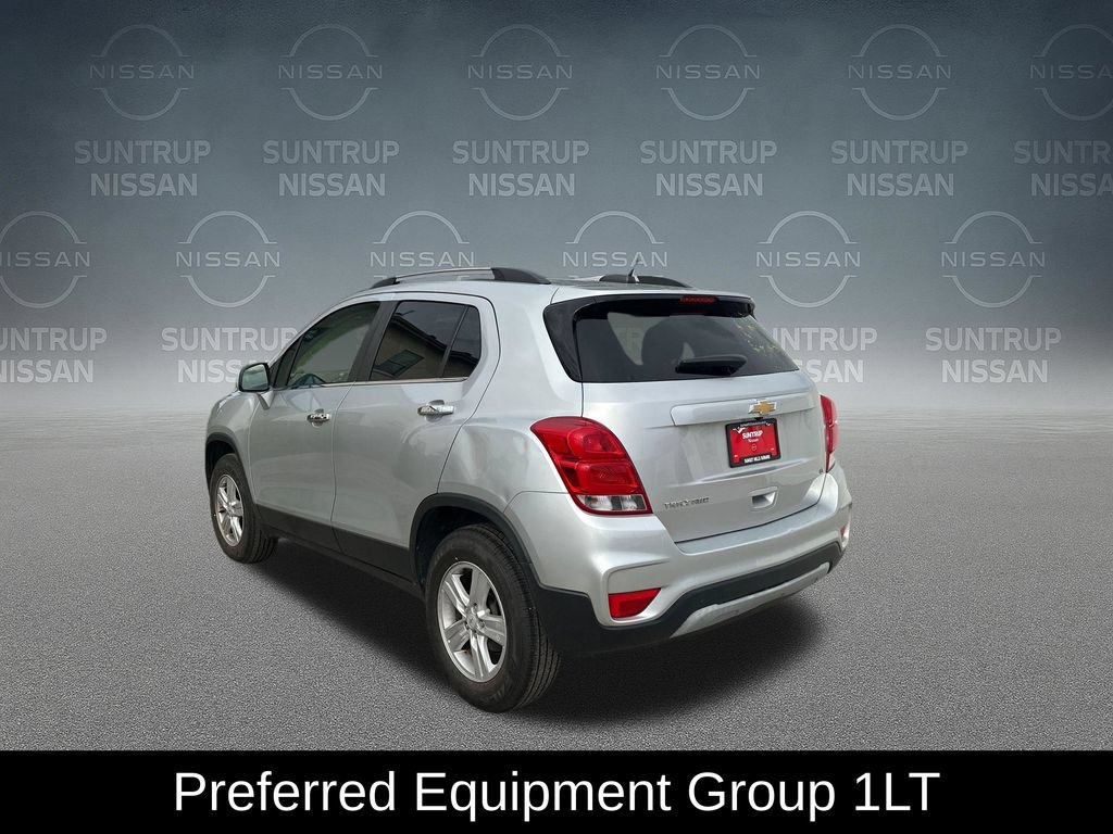 Used 2017 Chevrolet Trax LT w/ LT Convenience Package AWD/4WD image 3