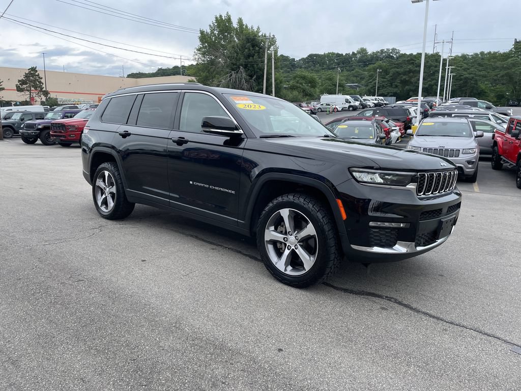 Certified 2023 Jeep Grand Cherokee L Limited w/ Luxury Tech Group II AWD/4WD image 6