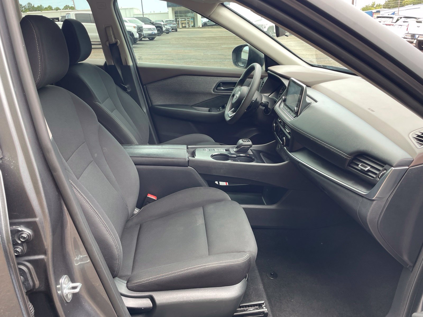 Used 2023 Nissan Rogue S FWD image 34
