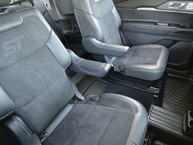 Used 2025 Ford Explorer ST w/ Sun And Sound Package AWD/4WD image 31