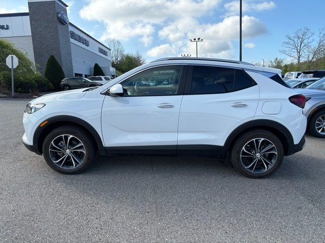 Used 2023 Buick Encore GX Select w/ Safety Package II image 2