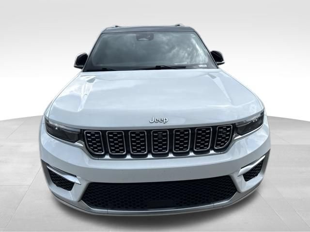 Used 2023 Jeep Grand Cherokee Summit AWD/4WD image 2