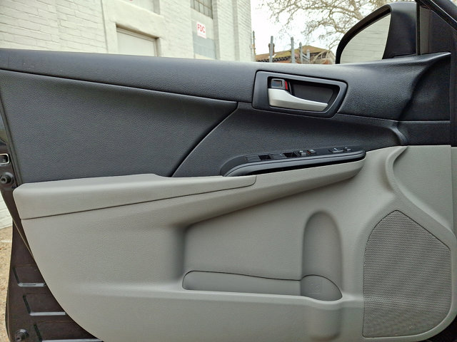 Used 2014 Toyota Camry LE FWD image 13