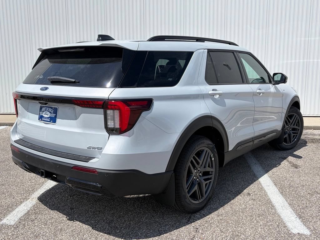 New 2026 Ford Explorer ST-Line w/ ST-Line Street Pack AWD/4WD image 6