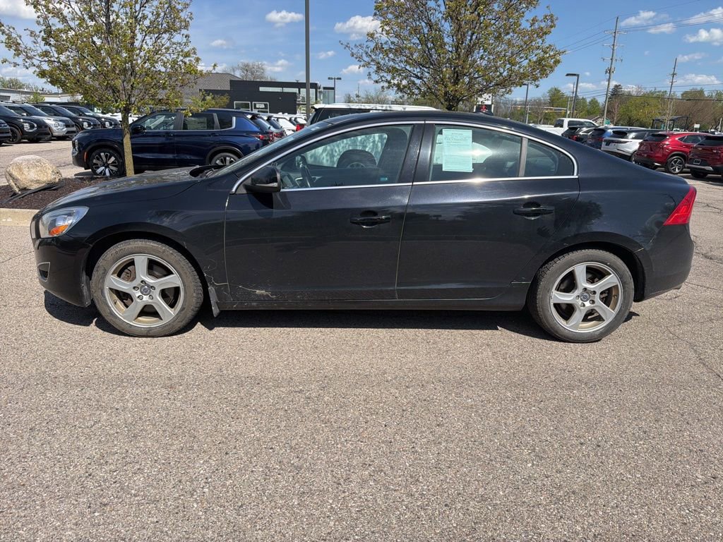 Used 2012 Volvo S60 T5 w/ Climate Pkg FWD image 2