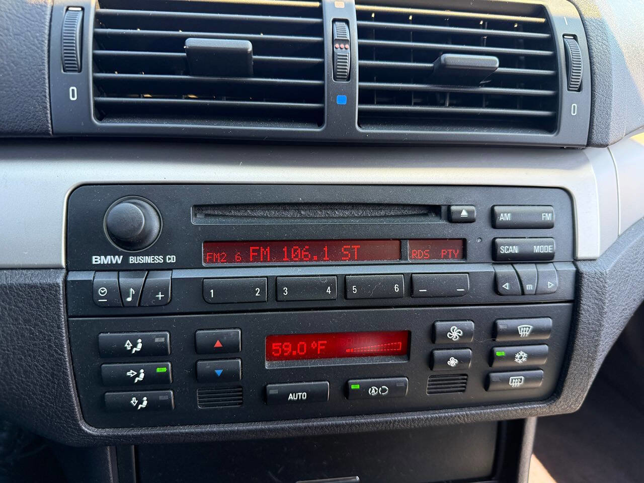 Used 2003 BMW 325i Sedan image 12