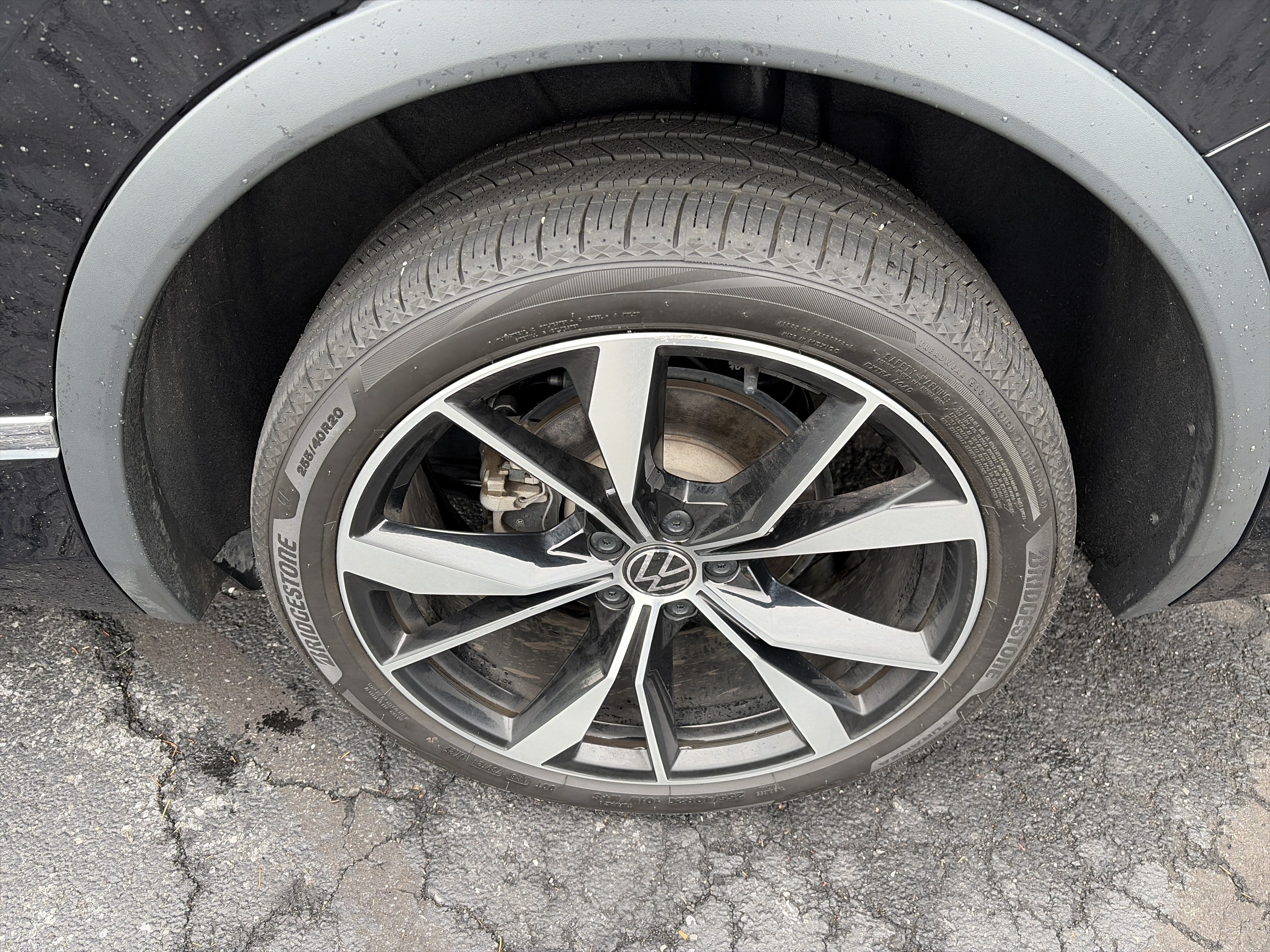 Certified 2024 Volkswagen Tiguan SEL R-Line AWD/4WD image 12