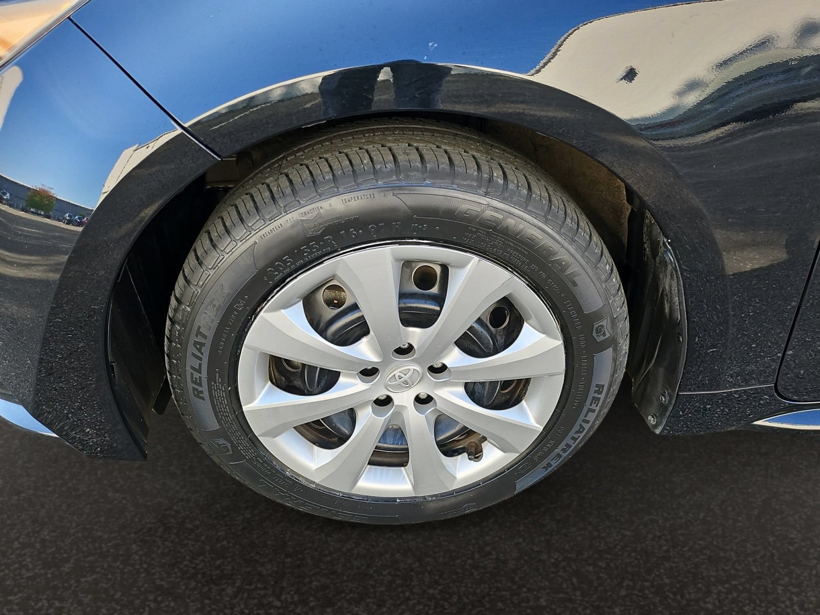 Used 2024 Toyota Corolla LE FWD image 40