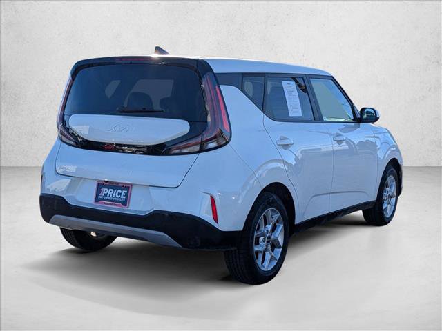 Used 2023 Kia Soul LX w/ LX Technology Package FWD image 5