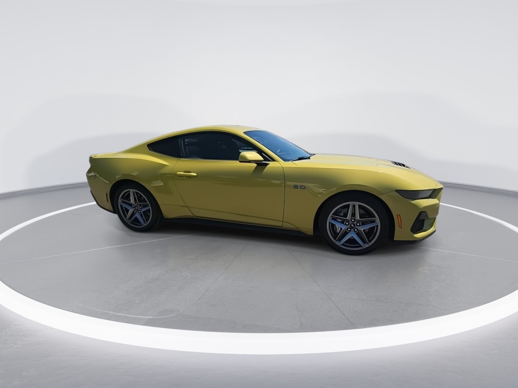 Used 2025 Ford Mustang GT RWD image 4