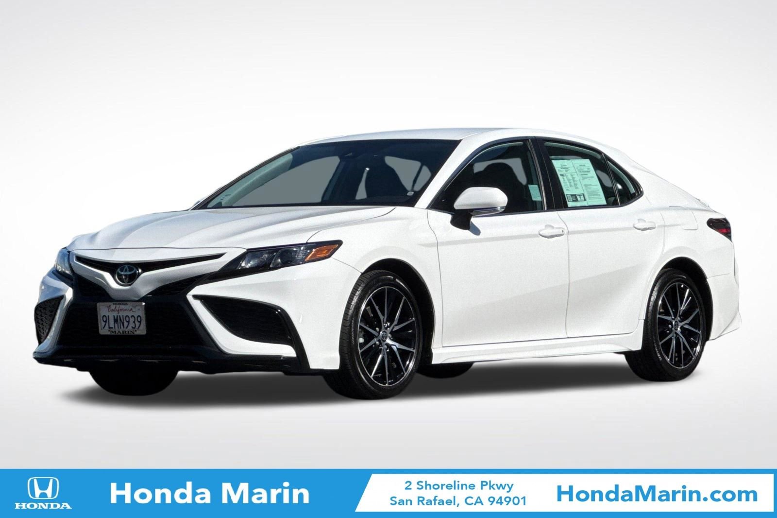 Used 2023 Toyota Camry SE image 9