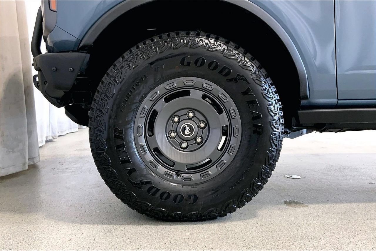 Used 2025 Ford Bronco Badlands AWD/4WD image 8
