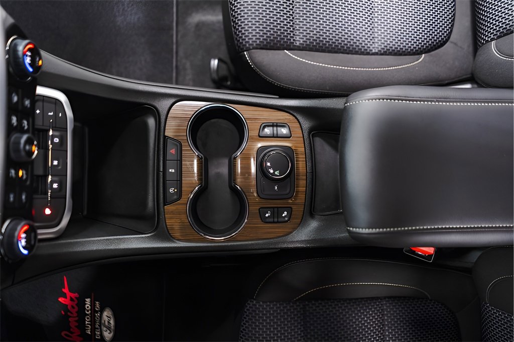 Used 2023 GMC Acadia SLE w/ Driver Convenience Package image 17