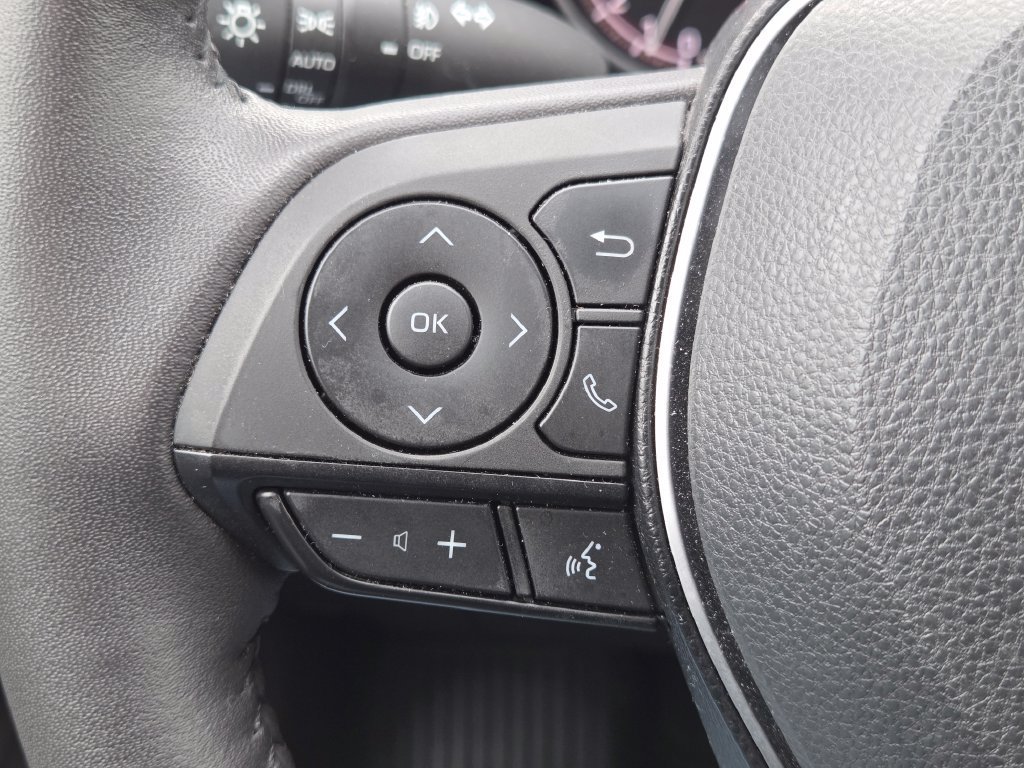 Used 2023 Toyota RAV4 XLE Premium AWD/4WD image 17