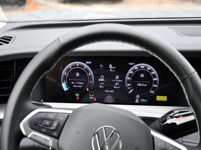 New 2026 Volkswagen Tiguan SE FWD image 23